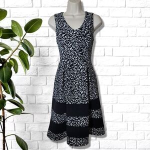 Haani Paisley Black & White Fit & Flare Sleeveless V-Neck Dress